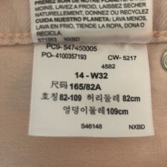 Levi’s Signature Mean Girls High Rise Shorts 14X4”Light Pink Cuffed Raw Hem - Picture 6 of 6